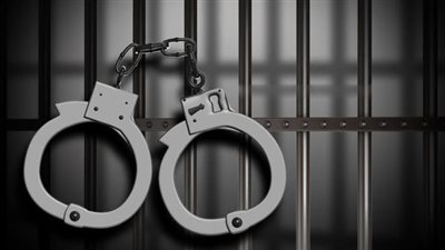 قانوني يكشف الفرق بين الإفراج والبراءة