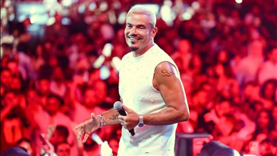 8 صور ترصد حفل عمرو دياب في الساحل الشمالي