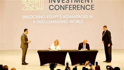 أولى ثمار مؤتمر الاستثمار المصري الأوروبي.. التوقيع على 3 اتفاقيات في مجال السكك الحديدية والنقل الأخضر.. وتعاون مصري إيطالي لإطلاق أول قطار سياحي فاخر 