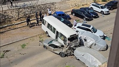 تهشم 5 سيارات في حادث تصادم بالتجمع الخامس