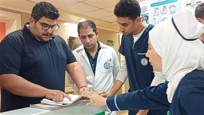 مدير الرعاية الصحية بالإسماعيلية يراجع المخزون الاستراتيجي للمستلزمات الطبية (صور) 