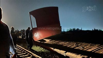 انحراف 3 عربات لقطار بضائع عن القضبان أمام معسكر القرش في الإسماعيلية 