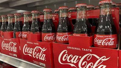  بزيادة جنيهين، اليوم تطبيق الأسعار الجديدة لمنتجات كوكاكولا بالأسواق