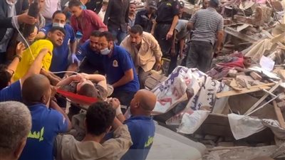  الطفل معاذ، إنقاذ أول ناجي من أسفل انقاض منزل أسيوط المنهار (صور )