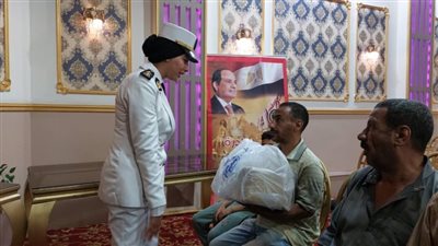 أخبار الحوادث اليوم.. الداخلية تشارك المواطنين الاحتفال بذكرى ثورة 30 يونيو.. فنانة شابة تحرر محضر تشهير ضد أصحاب صفحات على الفيسبوك.. ومقتل مسن على يد 3 من أفراد أسرته بالأقصر