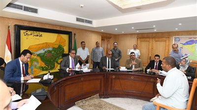 توفير فرص عمل لذوي الهمم في لقاء محافظ الفيوم بالمواطنين 