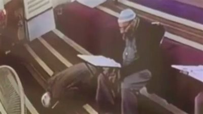 تشييع جثمان مدرس توفي أثناء صلاة الفجر بالغربية