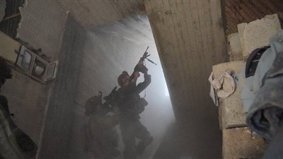 إعلام عبري يتحدث عن حدث أمني خطير ضد القوات الإسرائيلية في مخيم النصيرات بغزة