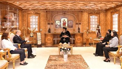 البابا تواضروس الثاني يستقبل السفير المجري