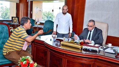 165 مواطنا يعرضون مطالبهم وشكواهم خلال اللقاء الجماهيري لمحافظ سوهاج