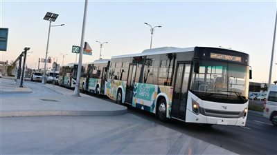 فودة يتابع بروفة تشغيل 5 حافلات كهربائية صديقة للبيئة بمدينة شرم الشيخ