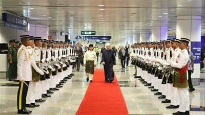 شيخ الأزهر يصل ماليزيا وسط استقبال رسمي مهيب (صور)