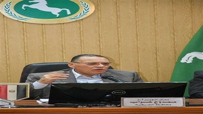 محافظ الشرقية يجمع متعلقاته ويودع العاملين بالديوان العام 