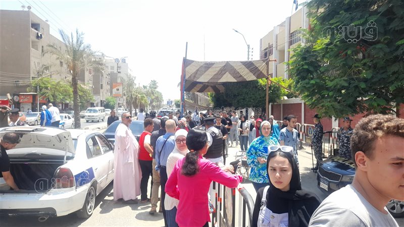إحدى لجان الثانوية