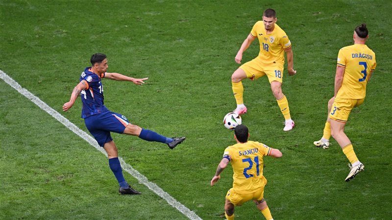 مباراة هولندا ورومانيا