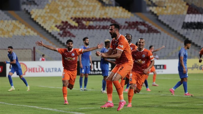بيراميدز، فيتو 