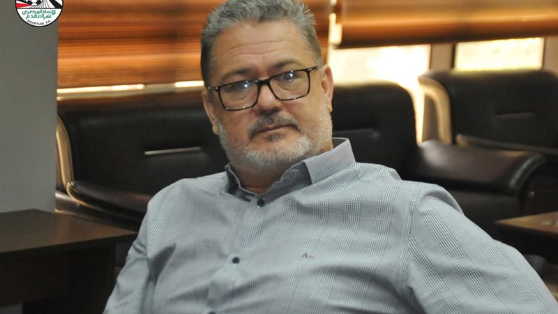 روجيرو ميكالي المدير