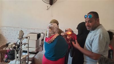 الكشف على 386  مواطنين خلال قافلة طبية بالبحيرة 