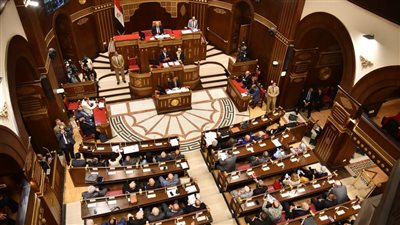 تلاوة قراري رئيس الجمهورية بدعوة الشيوخ للانعقاد وفض الدور الرابع