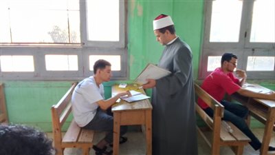 رئيس منطقة الإسماعيليّة الأزهرية يكثف مروره على لجان الشهادة الثانوية (صور) 