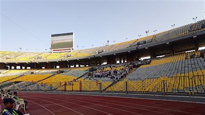المدرجات شبه خالية، استمرار غياب جماهير الزمالك في مباراة فاركو (صور)