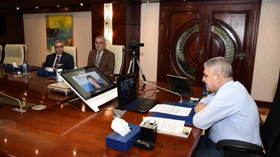 أسامة ربيع يبحث تطورات الأوضاع بالبحر الأحمر مع أمين الرابطة الدولية لملاك سفن الصب الجاف