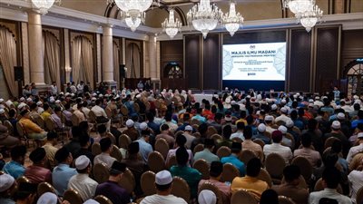 شيخ الأزهر ورئيس الوزراء الماليزي يفتتحان مجلس علماء ماليزيا MADANI (صور)