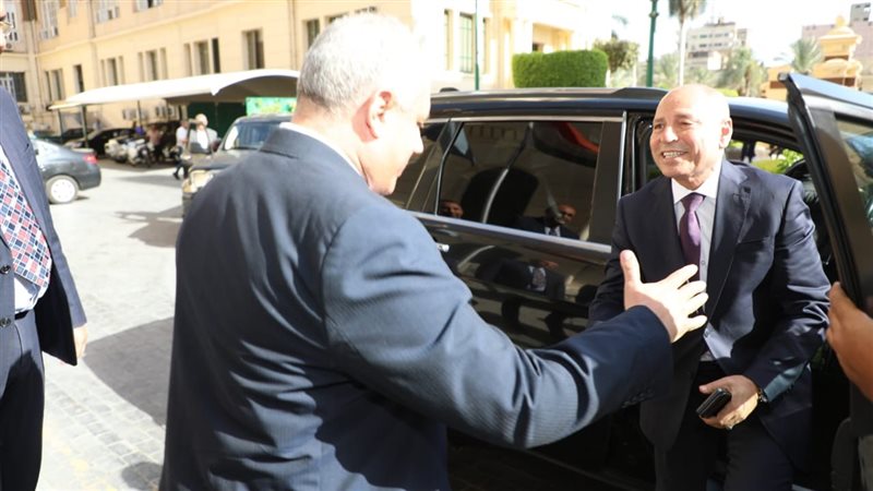 محافظ القاهرة الجديد