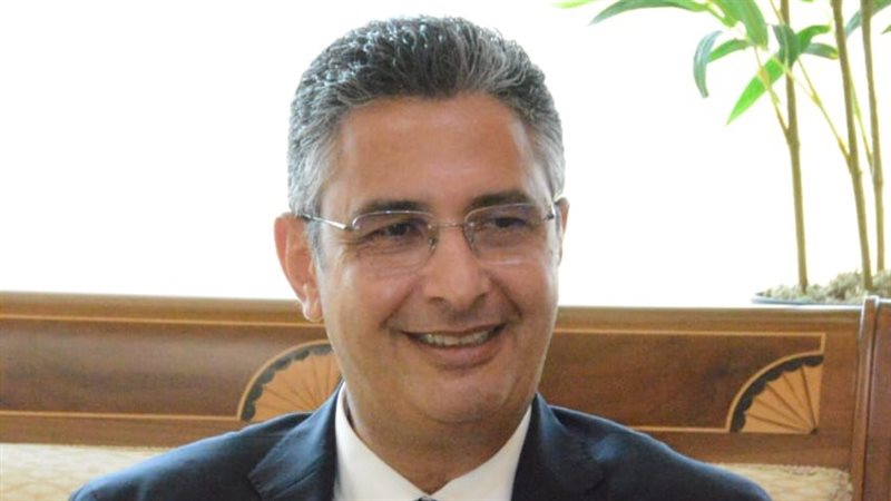 الدكتور شريف فاروق