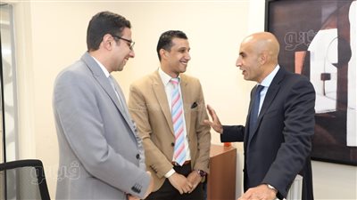 في أول يوم عمل له، وزير التعليم الجديد يتفقد الإدارات ويعقد اجتماعات