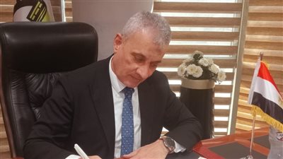 بعد توليه رئاسة نقابة البترول، السروجي: نعمل على تلبية حقوق العاملين بالقطاع ومساندتهم