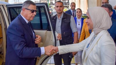 محافظ الإسكندرية: تحسين مستوى الخدمات المقدمة للمواطنين أولوية بالفترة المقبلة