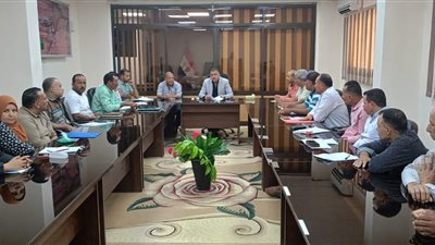 الخارجة تنظم اجتماعا لمناقشة آلية تقنين الأراضي والحفاظ على أملاك الدولة