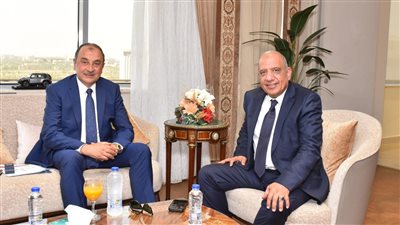 وزير قطاع الأعمال يستقبل وزير الكهرباء والطاقة المتجددة 