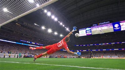 مارتينيز ينقذ الأرجنتين ويعبر بها لنصف نهائي كوبا بعد التصدي لـ ركلتي جزاء (فيديو)