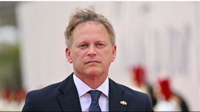 حكومة المحافظين تتهاوى، وزير الدفاع البريطاني جرانت شابس يخسر مقعده في البرلمان 