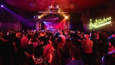 10 ساعات موسيقى بالنسخة الأولى لـ 