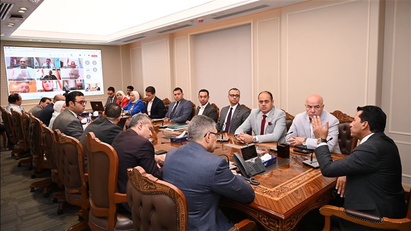 أشرف صبحي يتابع استعدادات
