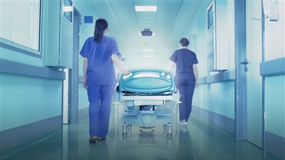 تفسير حلم دخول المستشفى في المنام وعلاقته بالتخلص من الديون 