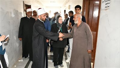 وزير الأوقاف يتفقد مستشفى الدعاة بمصر الجديدة ويطمئن على الخدمات الصحية (صور)