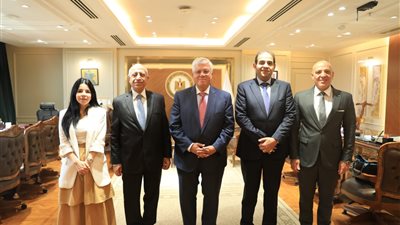 وزير التعليم العالي يعقد اجتماعًا مع رئيس الأكاديمية العربية للنقل البحري، تفاصيل