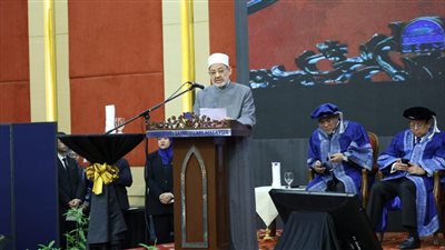 شيخ الأزهر من ماليزيا: وسطية الإسلام هي الحل الأنجع لمكافحة الجرأة على التكفير والتفسيق 