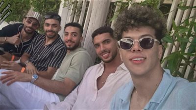 بعد اقترابه من الأهلي، يوسف أيمن حافظ يظهر مع لاعبي الأحمر 