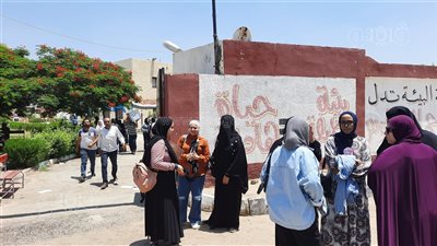طلاب الثانوية العامة في الإسماعيلية يؤدون اليوم امتحانى الكيمياء والجغرافيا  