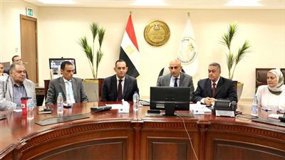 وزير التربية والتعليم يتابع امتحانات الثانوية العامة من خلال غرفة العمليات المركزية 