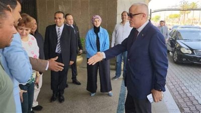 عبد المطلب عمارة يصل مقر محافظة الأقصر لبدء العمل رسميًا