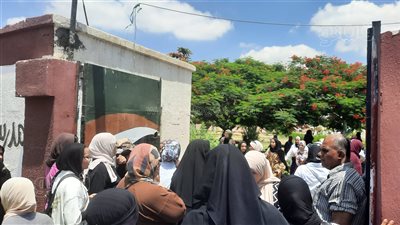 الكيمياء طويلة والجغرافيا معقولة، آراء طلاب الثانوية العامة بشأن الامتحانات في الإسماعيلية (بث مباشر ) 