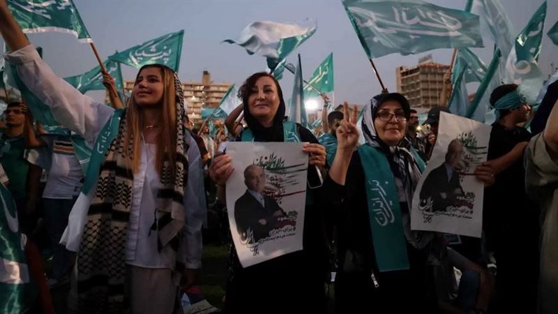أنصار المرشح الإصلاحي