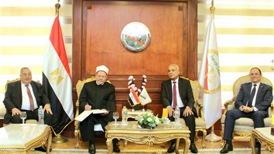 رئيس النيابة الإدارية الجديد يستقبل مفتي الجمهورية 