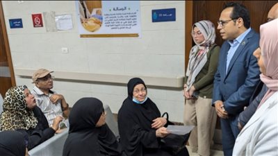 جولة لرئيس إقليم الصعيد للرعاية الصحية داخل وحدة طب الأسرة في الأقصر